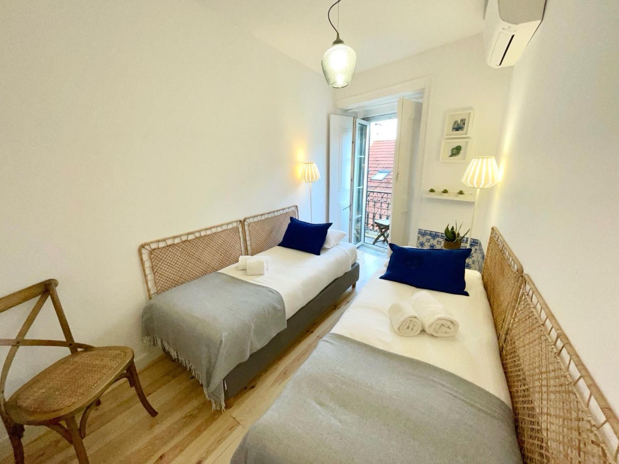 Carmo'S Wonder Apartment Lisbon Bagian luar foto