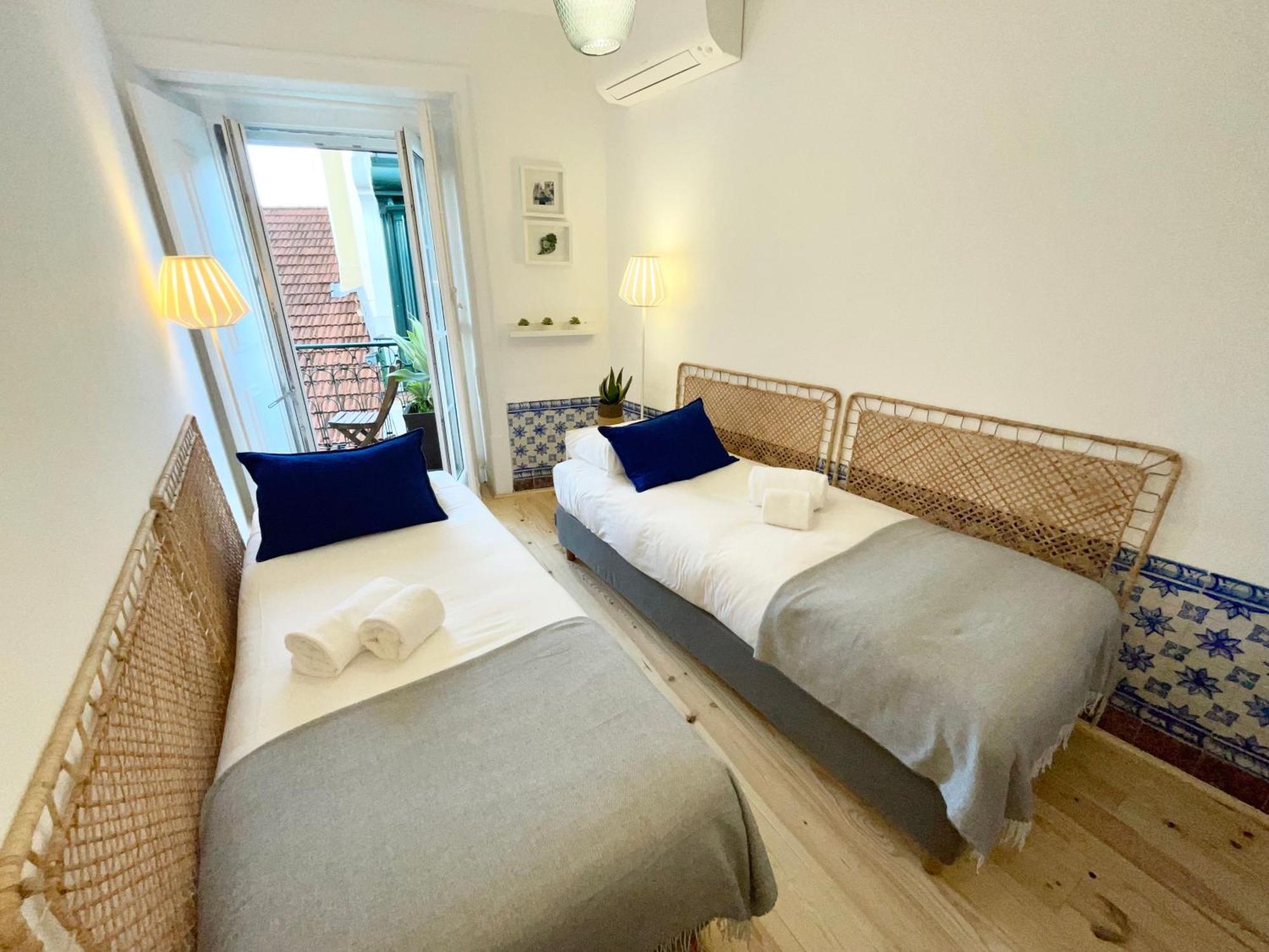 Carmo'S Wonder Apartment Lisbon Bagian luar foto