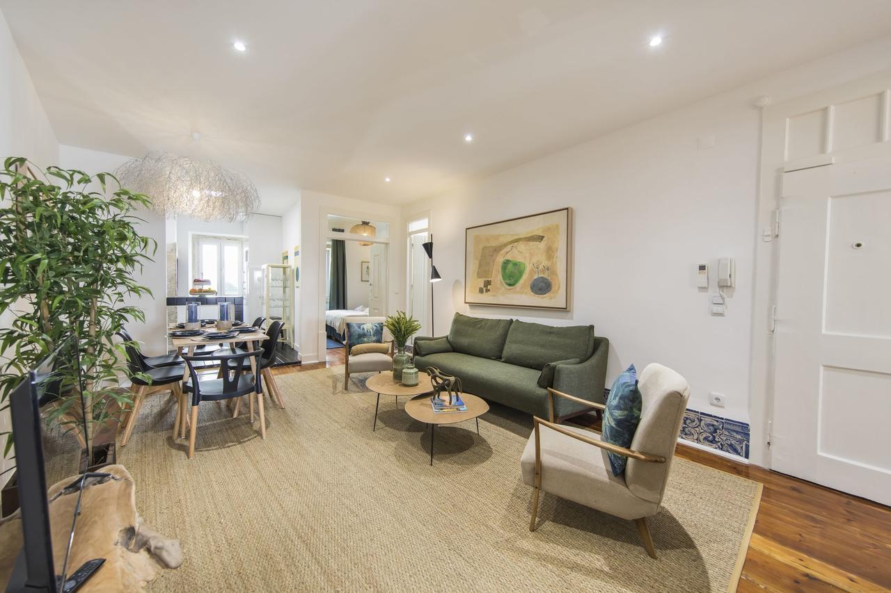Carmo'S Wonder Apartment Lisbon Bagian luar foto