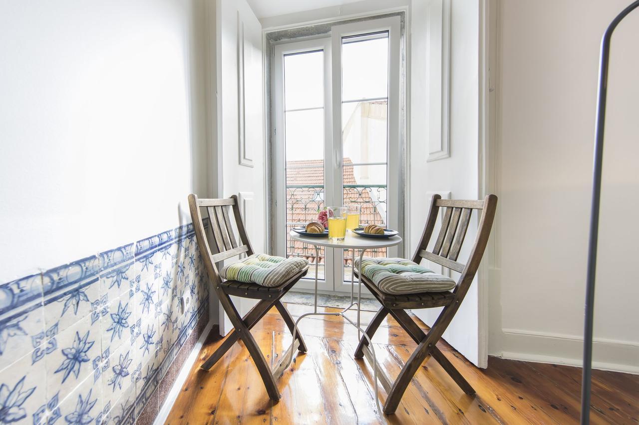 Carmo'S Wonder Apartment Lisbon Bagian luar foto
