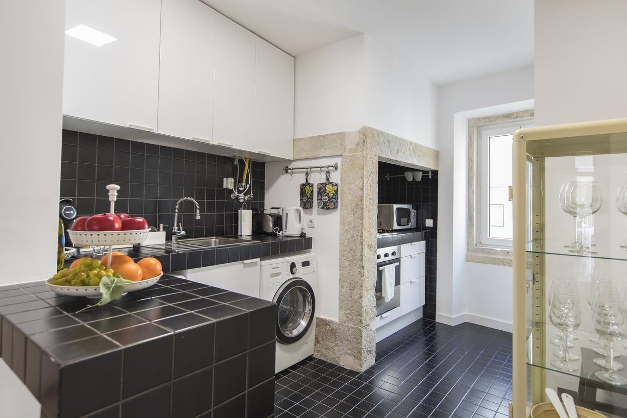 Carmo'S Wonder Apartment Lisbon Bagian luar foto
