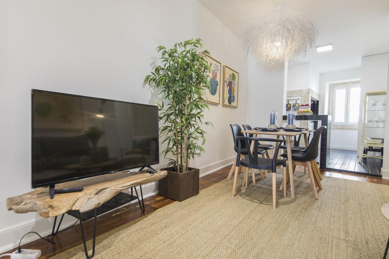 Carmo'S Wonder Apartment Lisbon Bagian luar foto