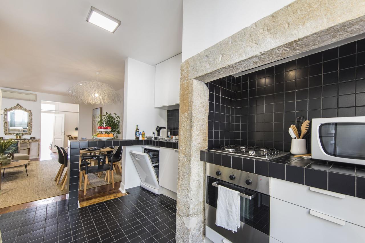 Carmo'S Wonder Apartment Lisbon Bagian luar foto